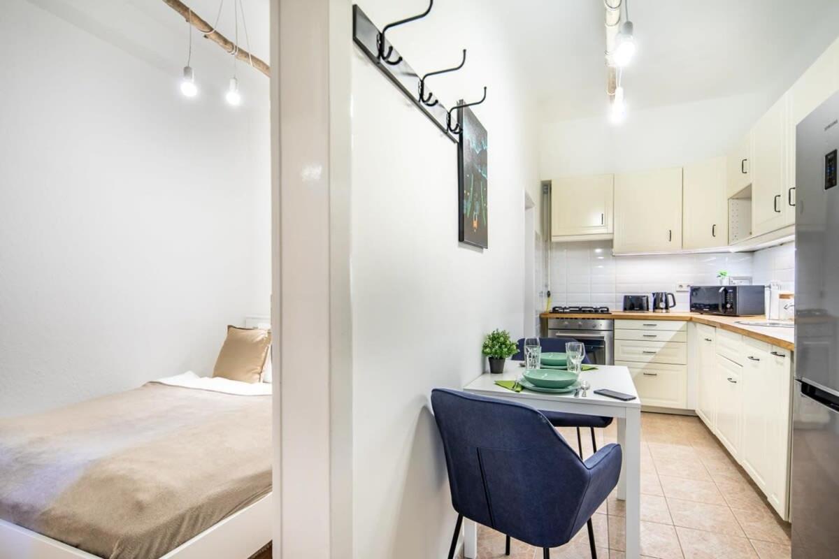 Convenient Apartment At Gastro Driven Location Budapest Exterior foto