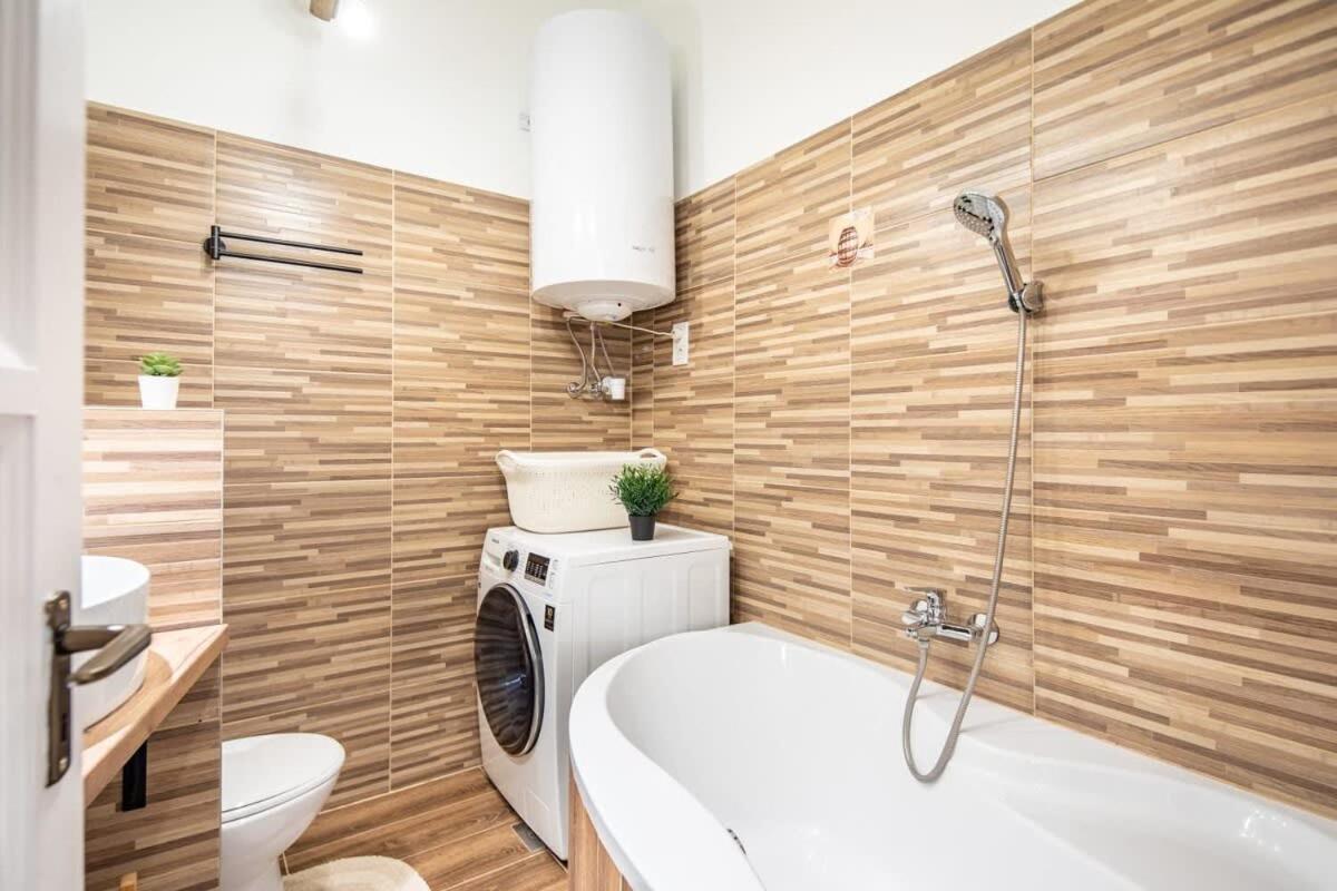 Convenient Apartment At Gastro Driven Location Budapest Exterior foto
